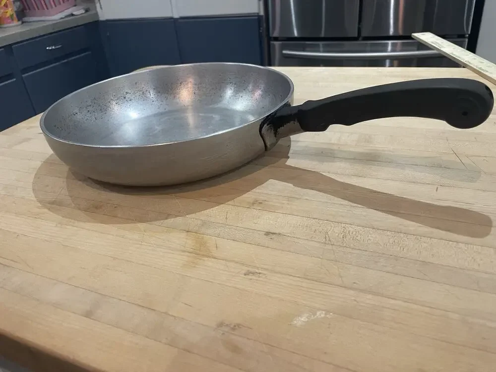 Vintage Wear-Ever Cast Aluminum No. 2320 Hallite 10 1/2” Frying Pan Made in USA